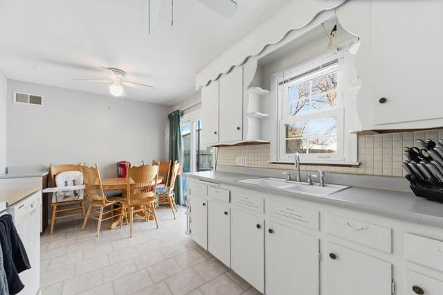 129 S Kokomo Ave, Derby, KS 67037