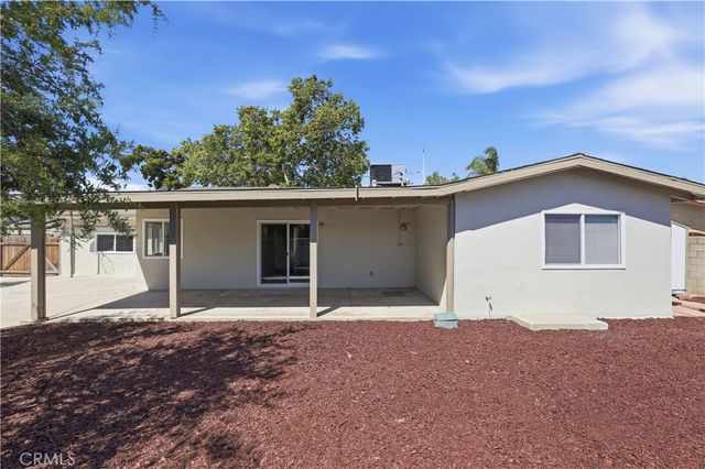 1375 N Chestnut, Rialto, CA 92376