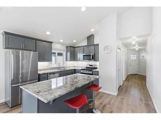 2046 Se ACADEMY St, Dallas, OR 97338