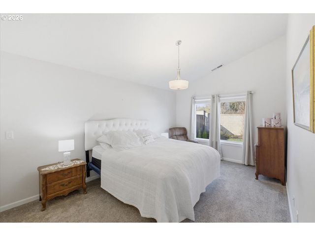 2046 Se ACADEMY St, Dallas, OR 97338