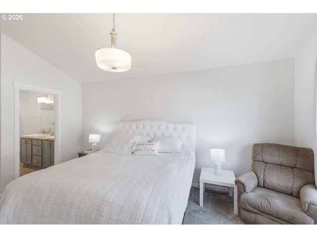 2046 Se ACADEMY St, Dallas, OR 97338