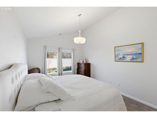 2046 Se ACADEMY St, Dallas, OR 97338