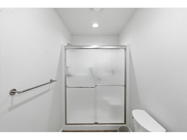 2046 Se ACADEMY St, Dallas, OR 97338