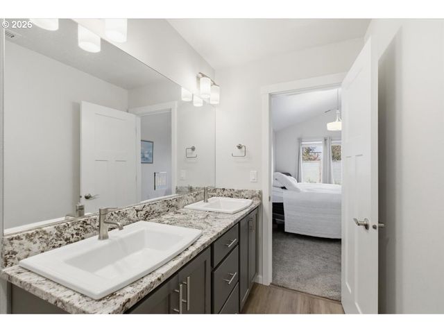 2046 Se ACADEMY St, Dallas, OR 97338