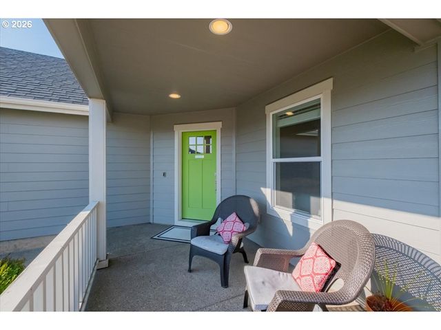 2046 Se ACADEMY St, Dallas, OR 97338