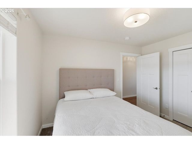 2046 Se ACADEMY St, Dallas, OR 97338