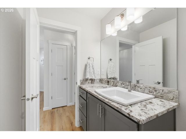 2046 Se ACADEMY St, Dallas, OR 97338