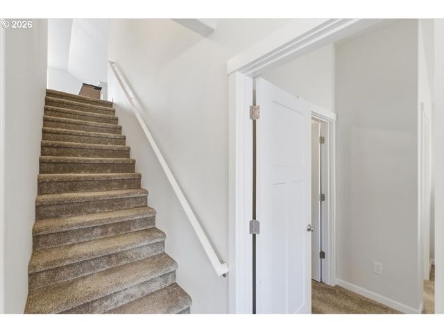 2046 Se ACADEMY St, Dallas, OR 97338