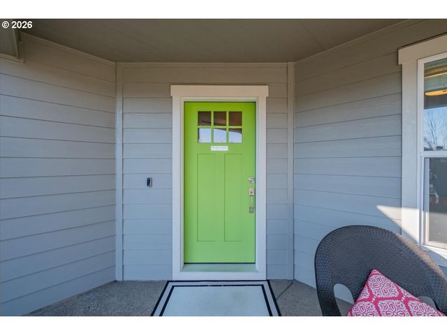 2046 Se ACADEMY St, Dallas, OR 97338