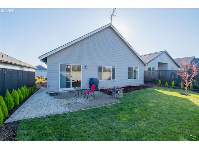 2046 Se ACADEMY St, Dallas, OR 97338