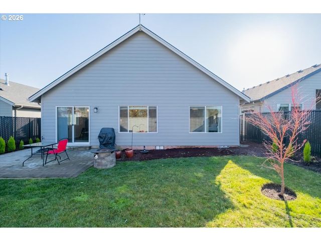 2046 Se ACADEMY St, Dallas, OR 97338