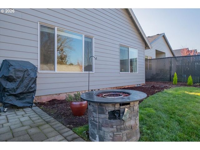 2046 Se ACADEMY St, Dallas, OR 97338