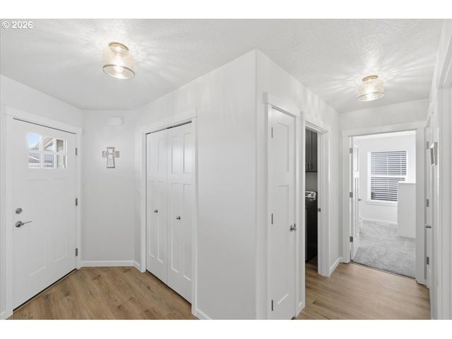 2046 Se ACADEMY St, Dallas, OR 97338