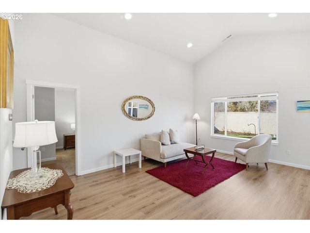 2046 Se ACADEMY St, Dallas, OR 97338