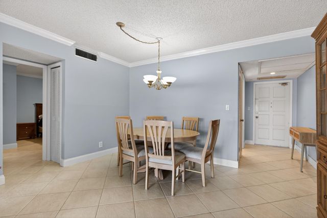 2801 N Palm Aire Drive 203, Pompano Beach, FL 33069