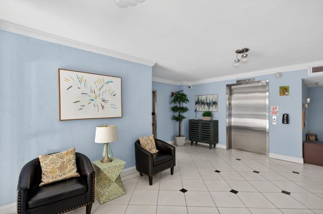 2801 N Palm Aire Drive 203, Pompano Beach, FL 33069