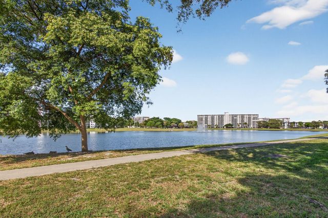 2801 N Palm Aire Drive 203, Pompano Beach, FL 33069