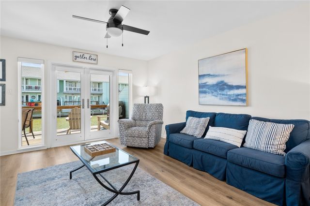 905 Sandollar St 905, Rockport, TX 78382