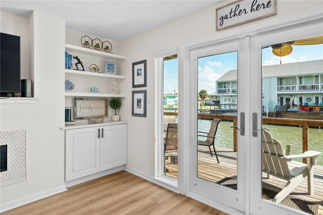 905 Sandollar St 905, Rockport, TX 78382