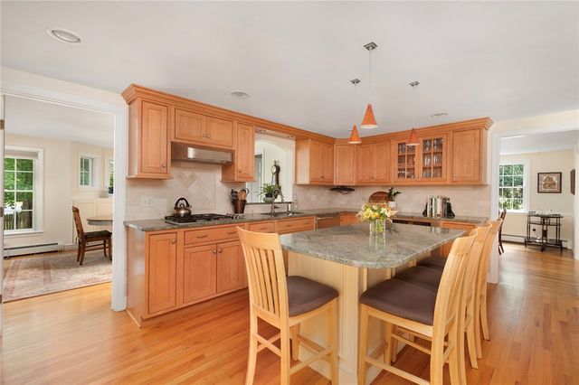 419 Nayatt Road, Barrington, RI 02806