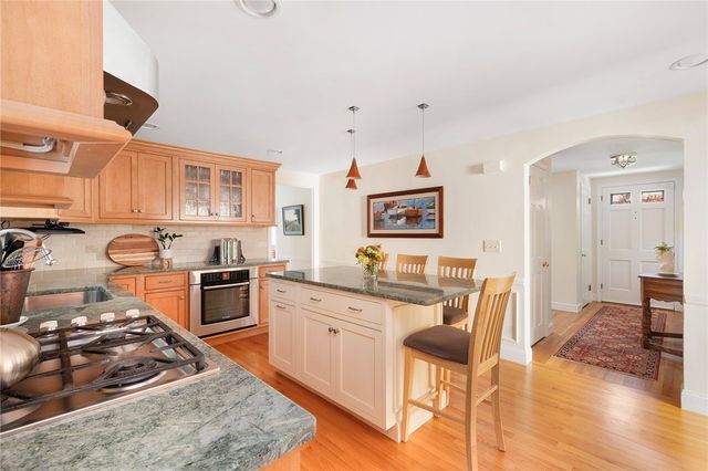 419 Nayatt Road, Barrington, RI 02806