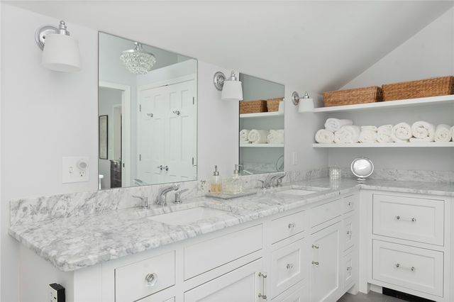 419 Nayatt Road, Barrington, RI 02806