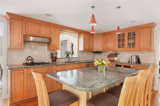419 Nayatt Road, Barrington, RI 02806