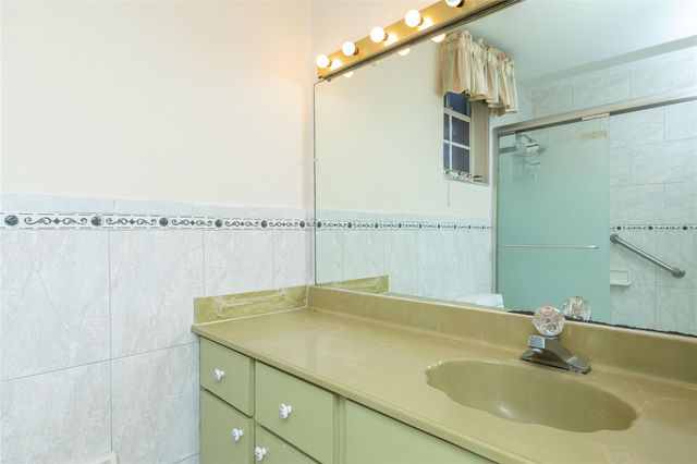 4281 W 10th Ct, Hialeah, FL 33012