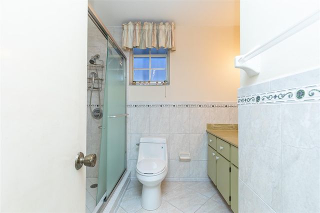 4281 W 10th Ct, Hialeah, FL 33012