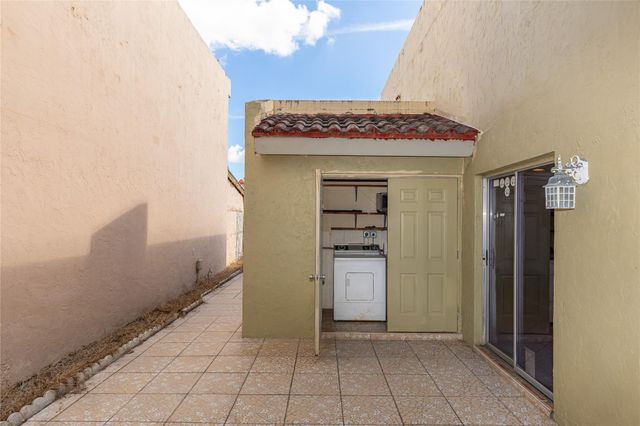 4281 W 10th Ct, Hialeah, FL 33012