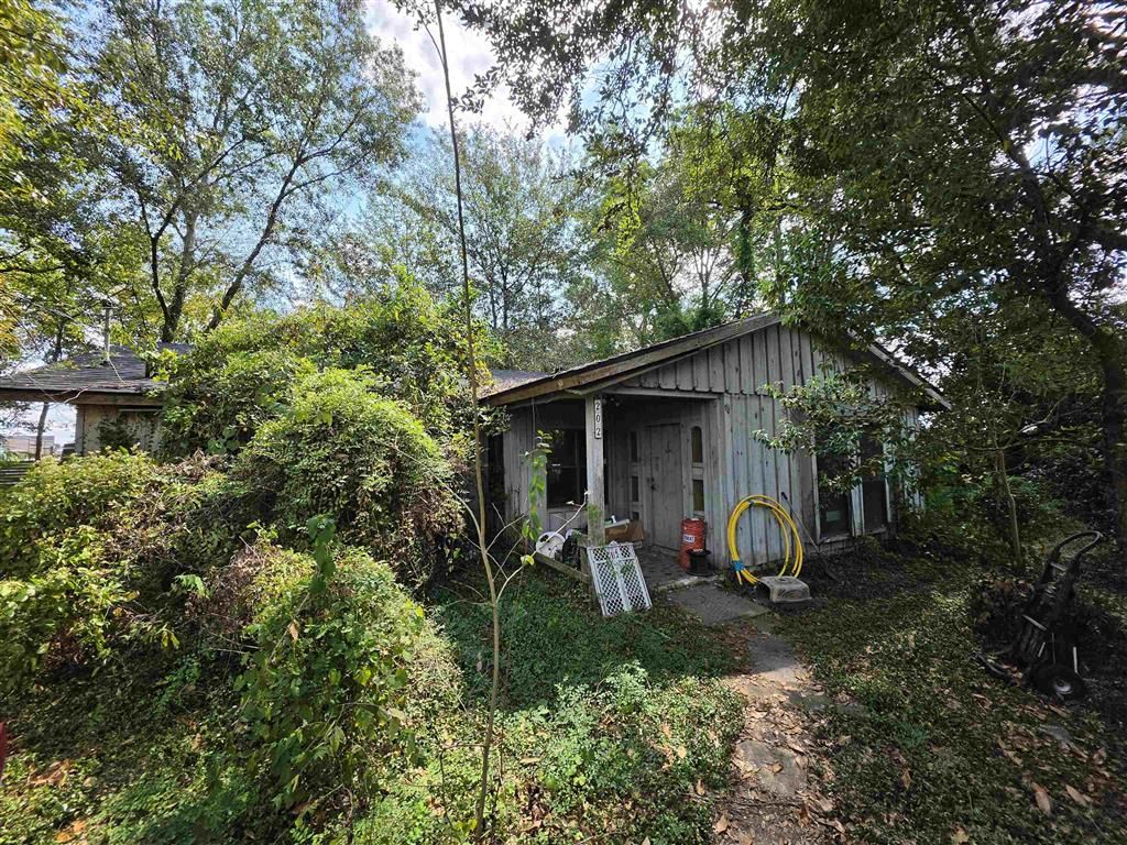 202 Seaman Street, Lake Charles, LA 70611