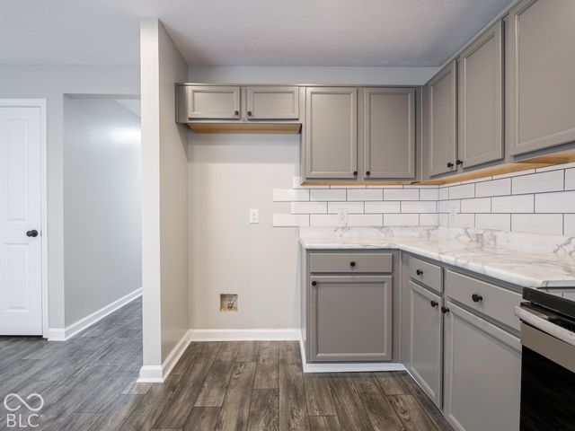 8066 Loveridge Drive, Indianapolis, IN 46268