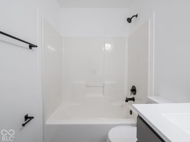8066 Loveridge Drive, Indianapolis, IN 46268