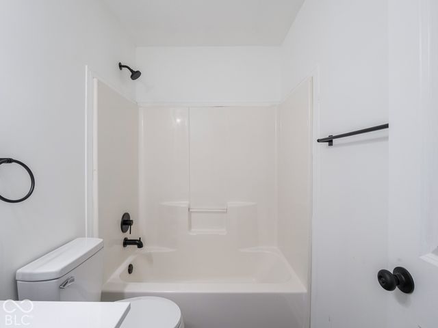 8066 Loveridge Drive, Indianapolis, IN 46268