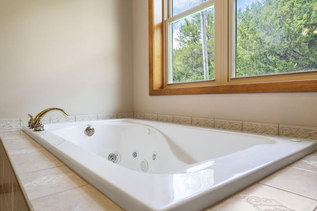 460 Jackson Hollow Road, Galena, MO 65656