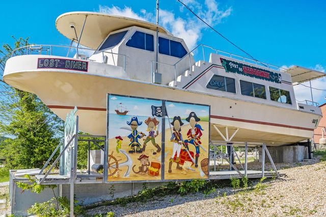 460 Jackson Hollow Road, Galena, MO 65656