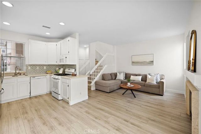 156 Seacountry Lane, Rancho Santa Margarita, CA 92688