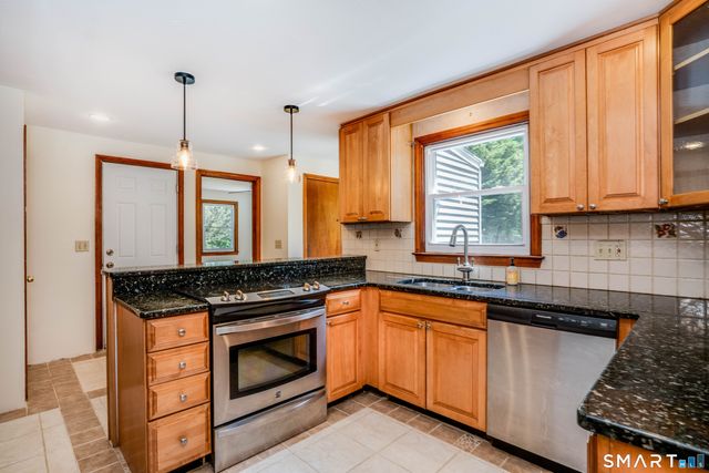 17 Schaffer Drive, East Hartford, CT 06118