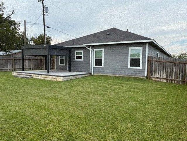 954 E Salty ST, Thorndale, TX 76577