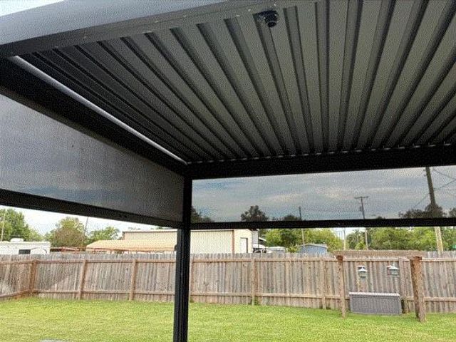 954 E Salty ST, Thorndale, TX 76577