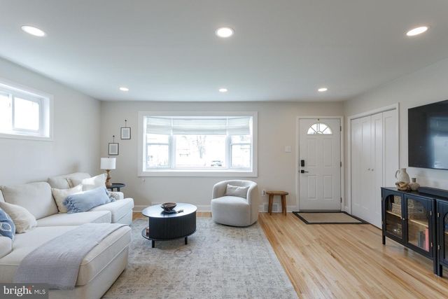 31 W END DR, Lansdale, PA 19446