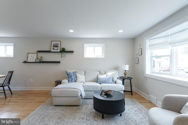 31 W END DR, Lansdale, PA 19446