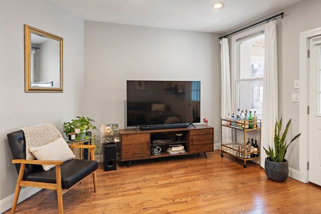 127 Cottage St 2, Boston, MA 02128