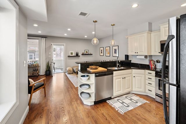 127 Cottage St 2, Boston, MA 02128