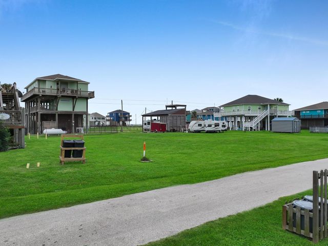 1964 Avenue G, Crystal Beach, TX 77650