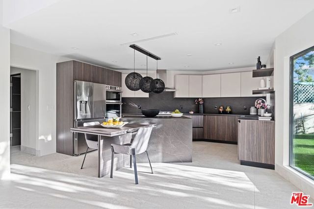 2301 Donella Circle, Los Angeles, CA 90077