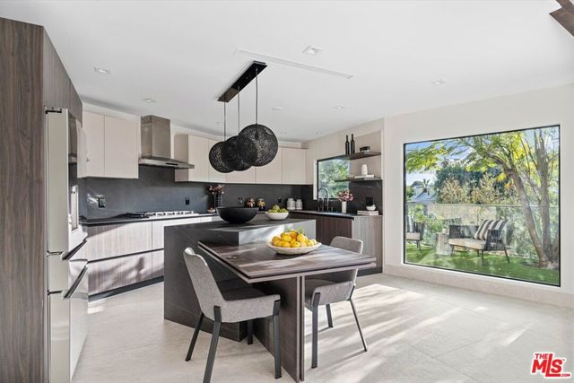 2301 Donella Circle, Los Angeles, CA 90077