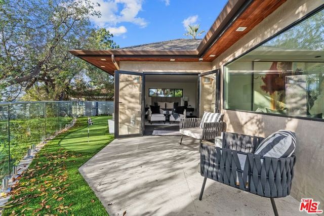 2301 Donella Circle, Los Angeles, CA 90077