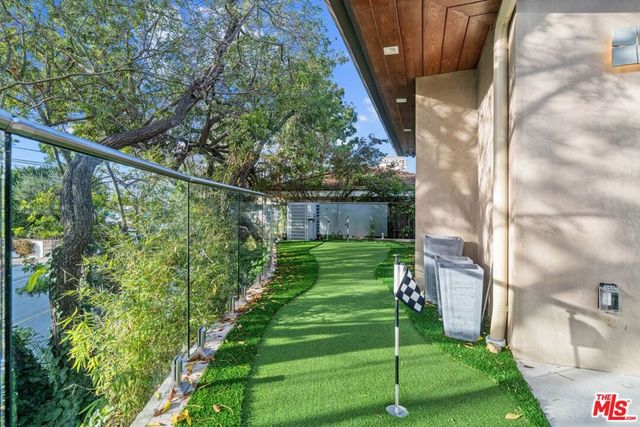 2301 Donella Circle, Los Angeles, CA 90077