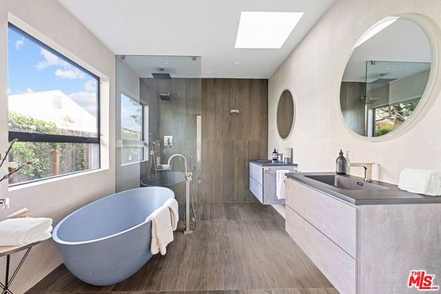 2301 Donella Circle, Los Angeles, CA 90077